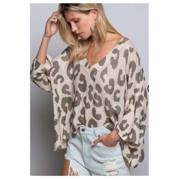 ANIMAL Print lightweight Sweater - Picture 11 of 15